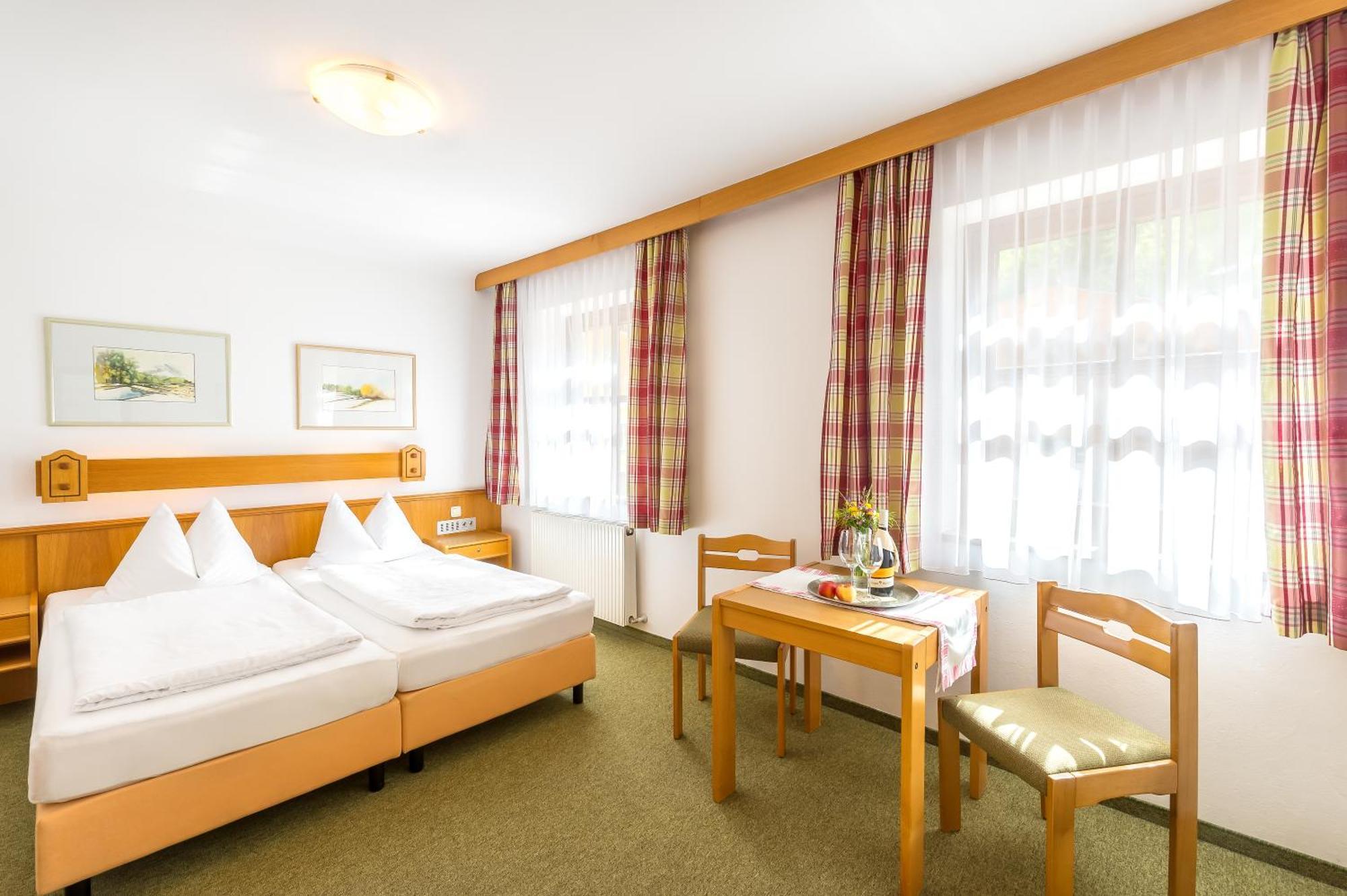 Landhotel Almroesl Im Grossarltal Hüttschlag Cameră foto