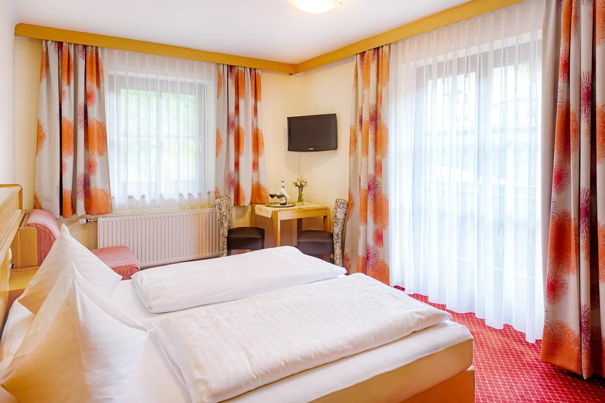 Landhotel Almroesl Im Grossarltal Hüttschlag Exterior foto